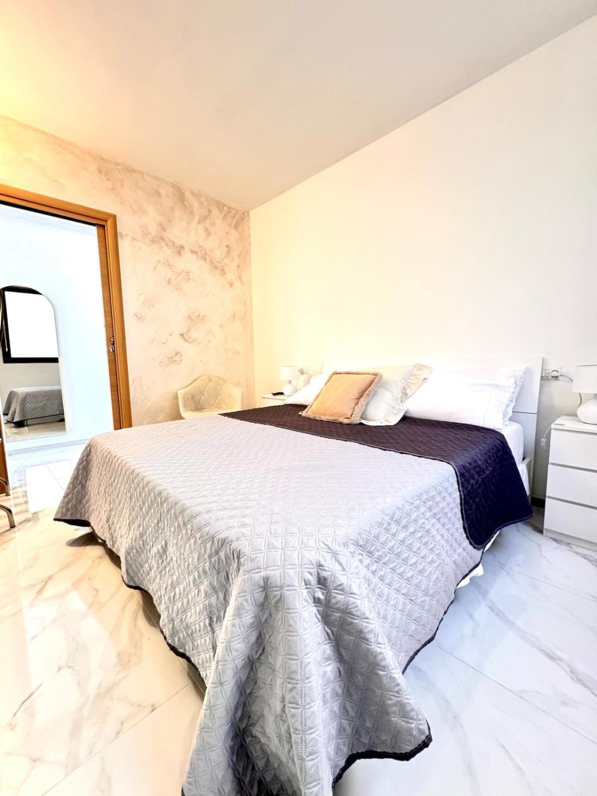 Luxury Sea View Center Appartement Olbia