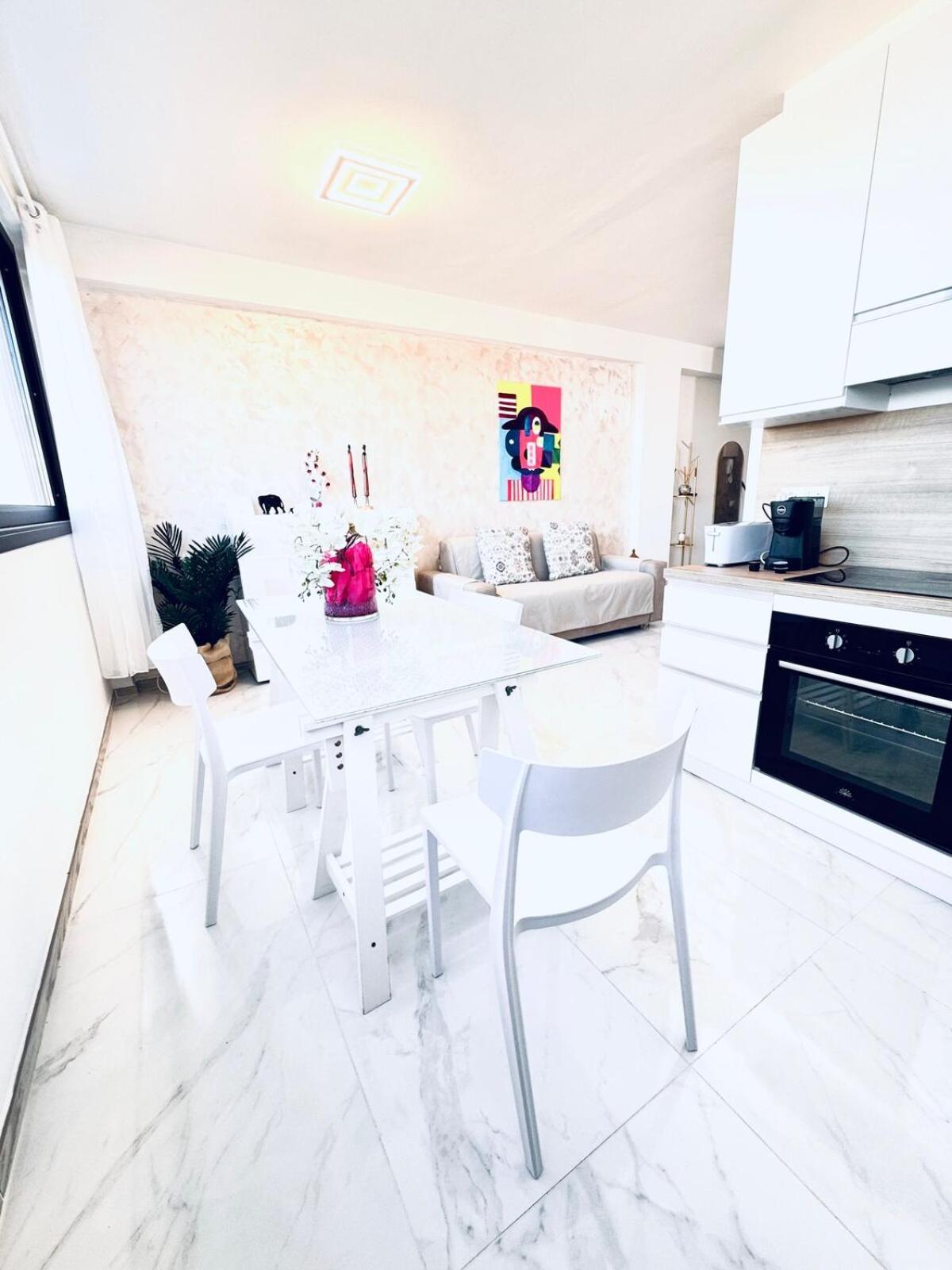 Luxury Sea View Center *